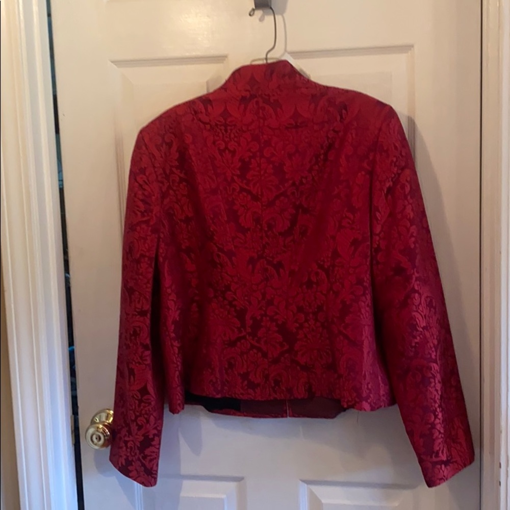 The J. Peterman women’s size 16 vintage red silk paisley jacket - Picture 7 of 8